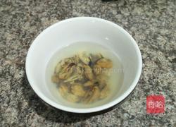 辣椒炒淡菜干的做法图解2