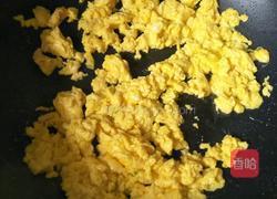 鸡蛋辣椒虾皮馅的做法图解8