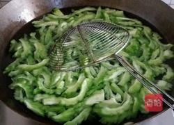 鸡丝苦瓜的做法图解2