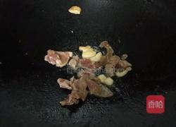 丝瓜炒肉的做法图解2