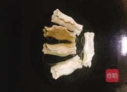 杏鲍菇肉末锅贴的做法图解6