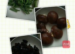 猪肉香菇饺子的做法图解1