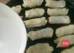 饺子皮锅贴的做法图解16
