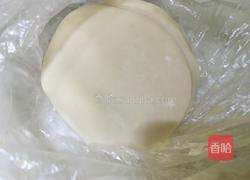 饺子皮的最美变身---蝴蝶结的做法图解1