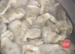 芹香猪肉饺的做法图解5