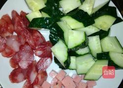 青瓜火腿炒腊肠的做法图解3