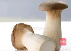 杏鲍菇炒肉的做法图解1