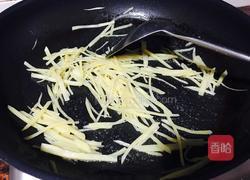 土豆鸡蛋煎冷饭的做法图解2