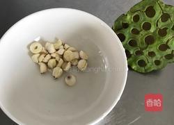 绿豆莲子汤的做法图解1