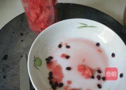 鲜榨西瓜汁的做法图解2