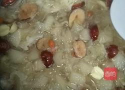 银耳莲子羹的做法图解2