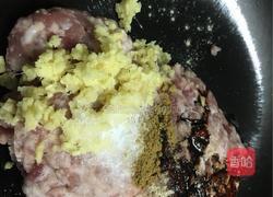 酸菜猪肉饺子的做法图解1