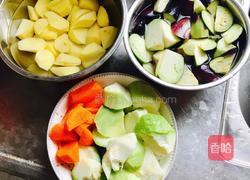 土豆炖杂蔬的做法图解2