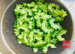 苦瓜炒鸡蛋的做法图解7