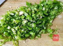 苦瓜炒红虾米的做法图解3