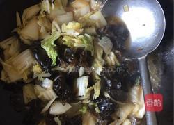 醋溜白菜木耳的做法图解7