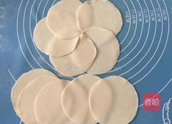 葱油饼(饺子皮版)的做法图解1