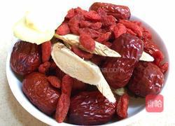 红枣枸杞炖土鸡的做法图解2