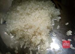 银耳雪梨红枣枸杞粥的做法图解2
