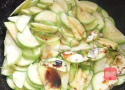 生瓜炒肉的做法图解3