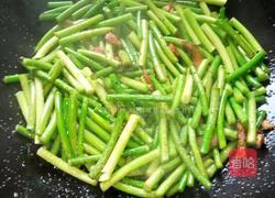蒜苗炒肉的做法图解4