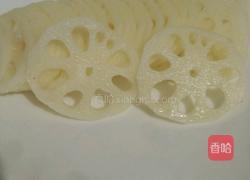 凉拌藕片的做法图解2