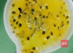 榴莲披萨配百香果蜂蜜水的做法图解6