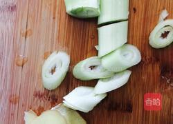 黑豆乌鸡汤的做法图解2