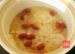 银耳莲藕红枣羹的做法图解8