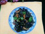 胡萝卜炒木耳