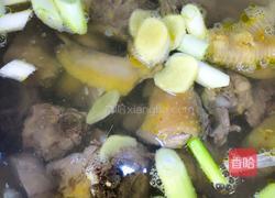 竹荪炖大骨鸡的做法图解2