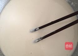 鸡蛋饼（早餐）的做法图解1
