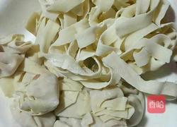 丝瓜馄饨面的做法图解1