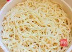 尖椒火腿炒面的做法图解2