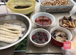 野生菌排骨炖汤的做法图解2