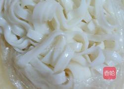 鲫鱼汤河粉的做法图解1
