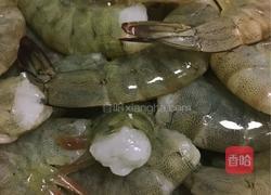 酸甜虾的做法图解1