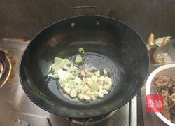 香菇土豆炖鸡的做法图解6