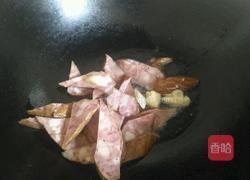 红肠炒菌菇的做法图解3