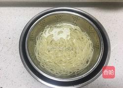 火腿炒面的做法图解2