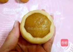 广式月饼（100克凤梨蛋黄馅）的做法图解15