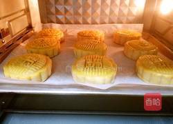 广式月饼（100克凤梨蛋黄馅）的做法图解23