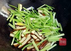 芹菜炒酱干的做法图解9