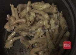 白萝卜泡鸡爪的做法图解3