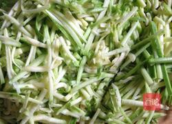 茭瓜肉丁馅水饺的做法图解1