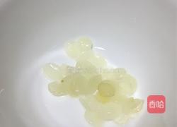 桃㬵雪燕养颜羹的做法图解3