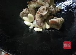 莲藕排骨汤的做法图解2