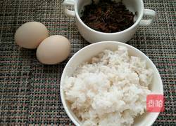 酸菜蛋炒饭的做法图解2