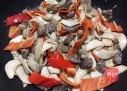 杏鲍菇炒肉的做法图解9