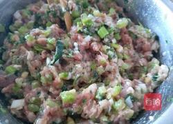 猪肉芹菜馅饼的做法图解11